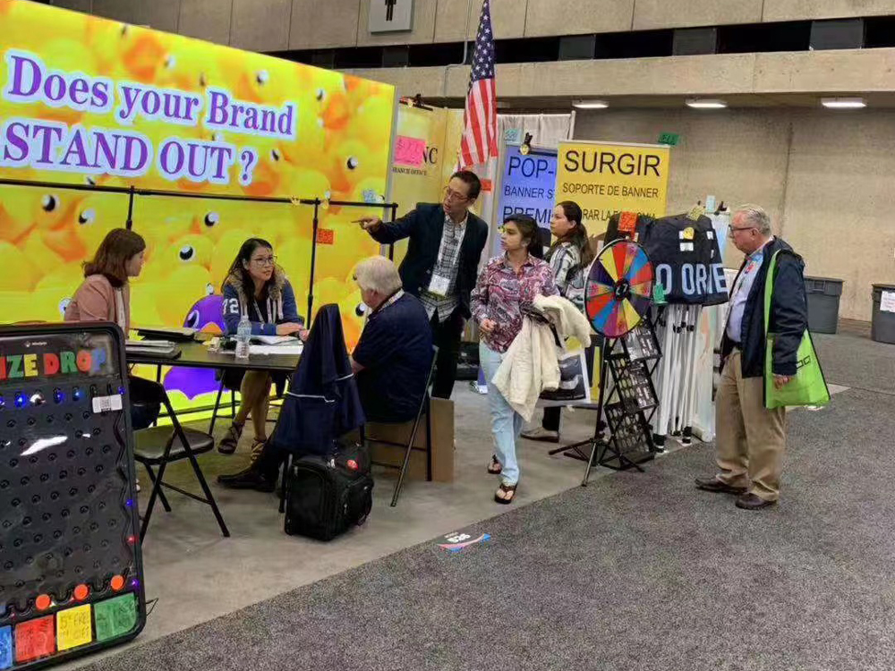 flag-pole-Advertising-exhibition-products-manufacturer-Exhibition-3