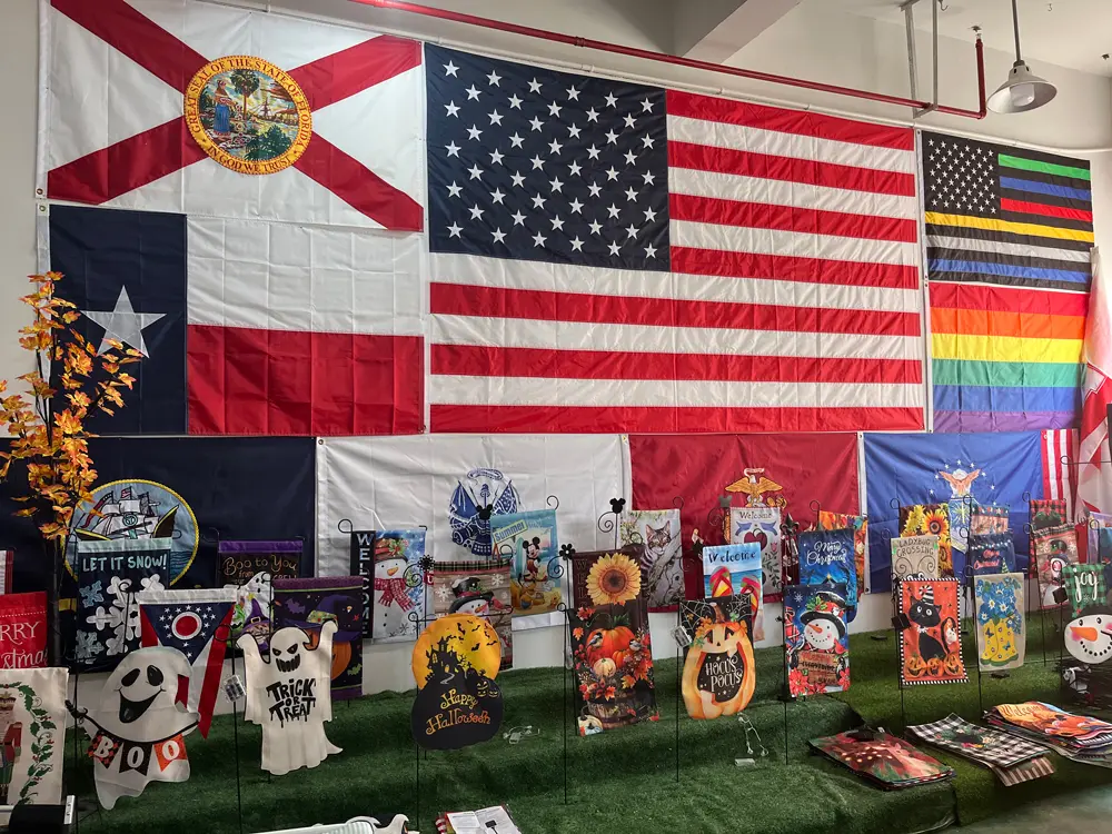 country-flag-showroom-2
