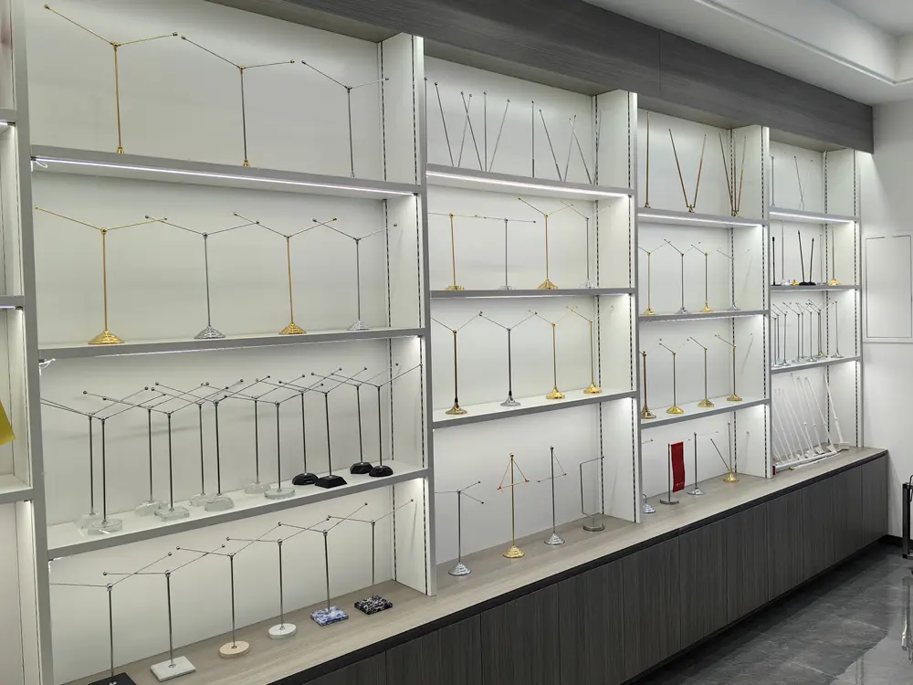 flag-pole-Advertising-exhibition-products-manufacturer-factory-sample-room-2