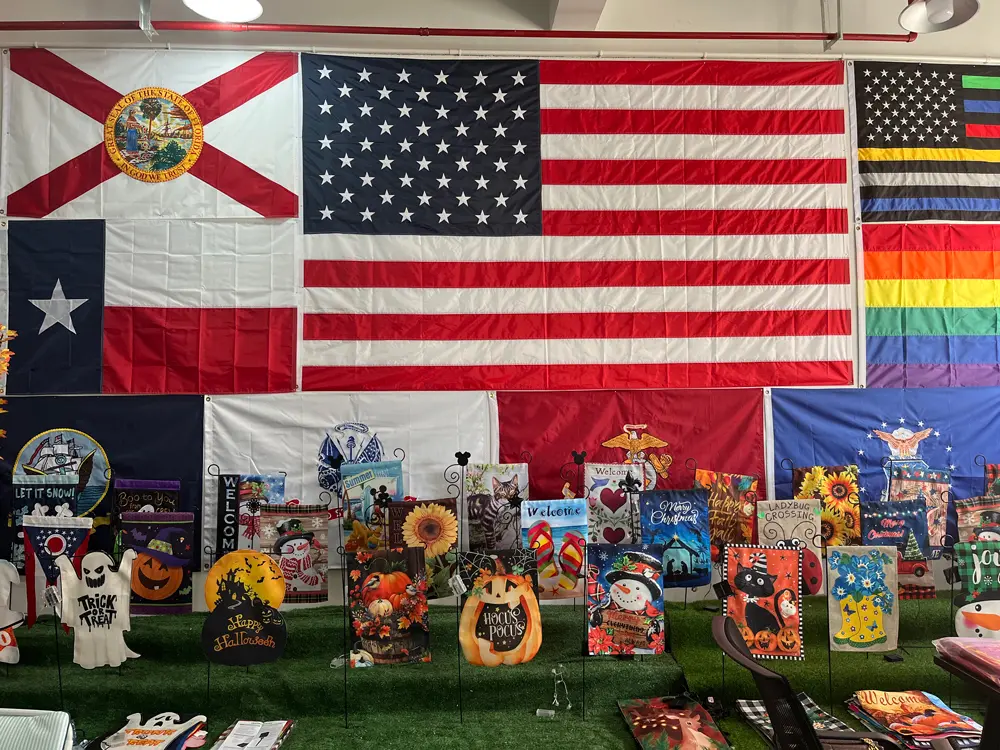 country-flag-showroom-3